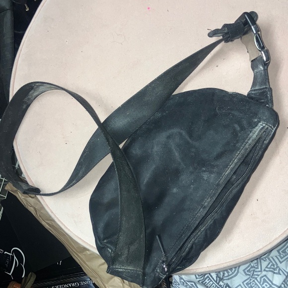 Lululemon black belt Bag - Picture 6 of 6